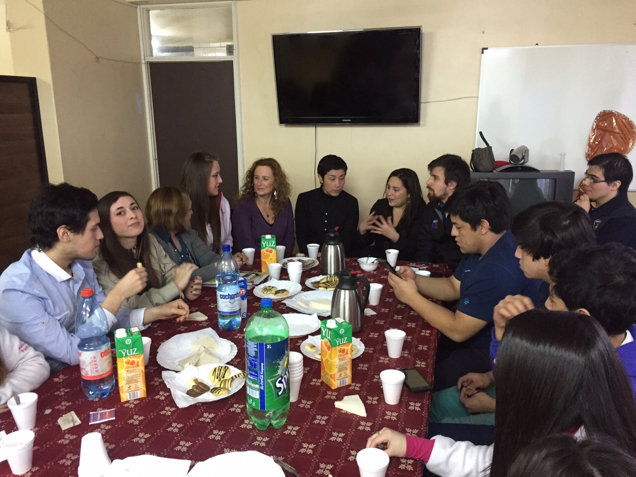 INJUV Magallanes dialogó con jóvenes en Porvenir sobre desafíos de juventud
