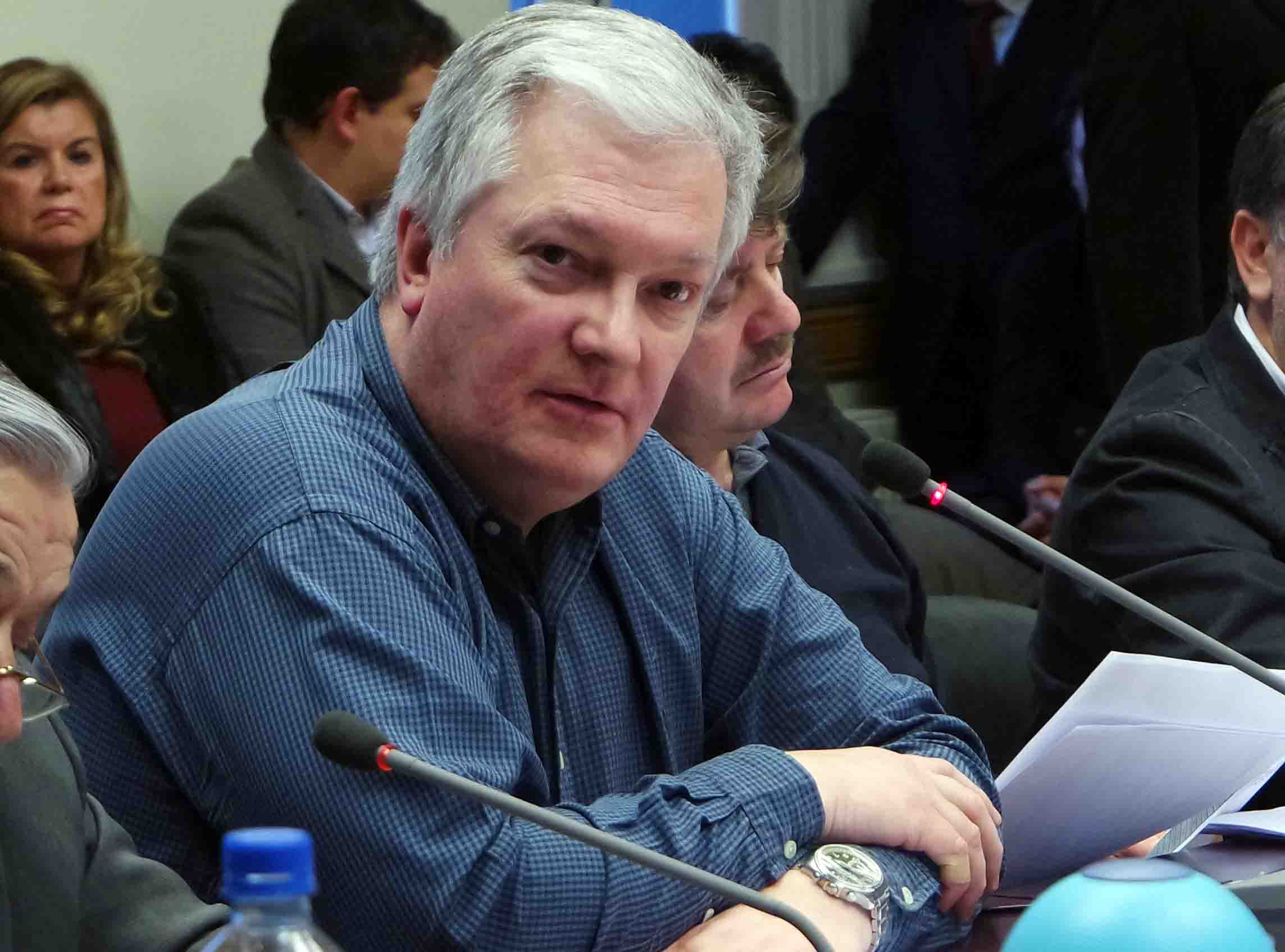 Consejero Kusanovic lamentó rechazo del Core a  recursos adicionales para media luna de Puerto Natales
