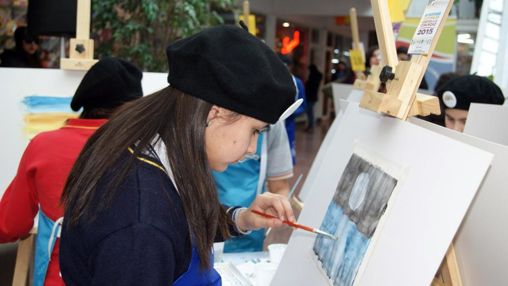 Concurso “Acuarelas de Invierno” llevó arte y colores a centro comercial de Punta Arenas