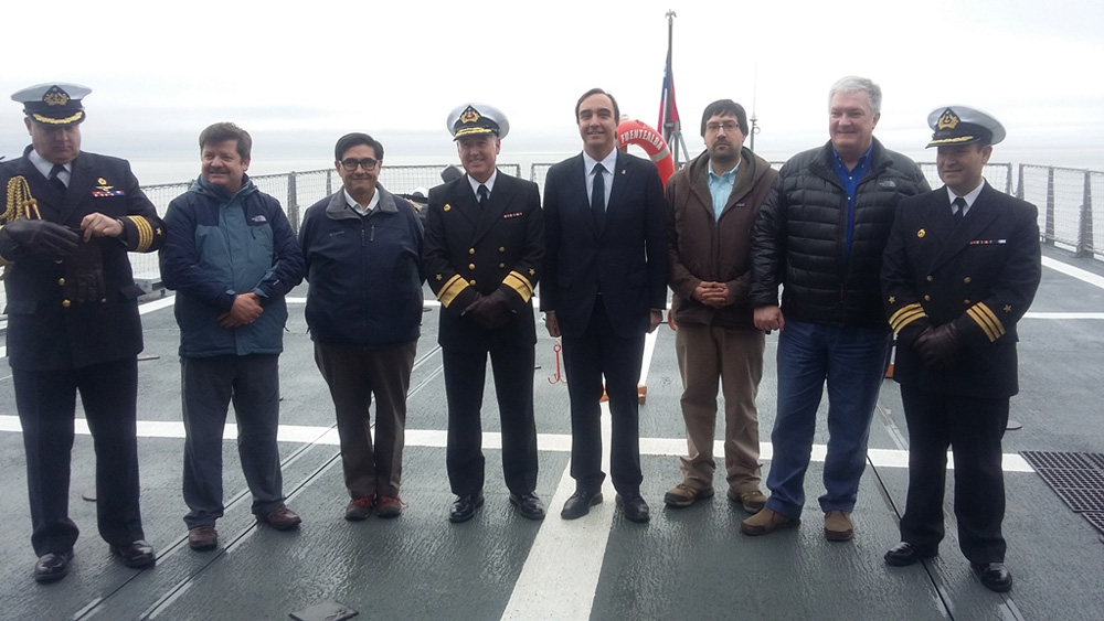 Consejeros Regionales conocen a Bordo del Patrullero Oceánico Marinero Fuentealba trabajo y desafíos de la Armada en Magallanes