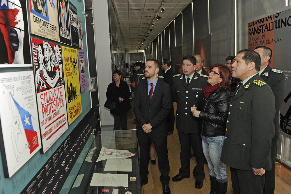 Gendarmería entrega archivos inéditos a museo de la memoria y los Derechos Humanos