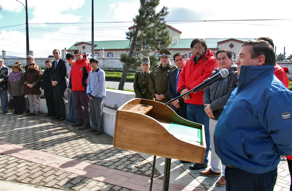 Municipalidad de Punta Arenas inauguró Plaza de la Juventud en céntrico bandejón