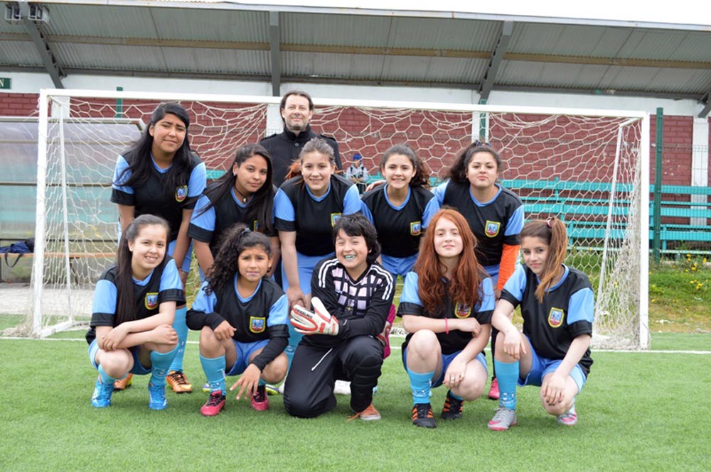 Las Gauchitas dictan cátedra en torneo de futbolito organizado por Escuela 18 de Septiembre