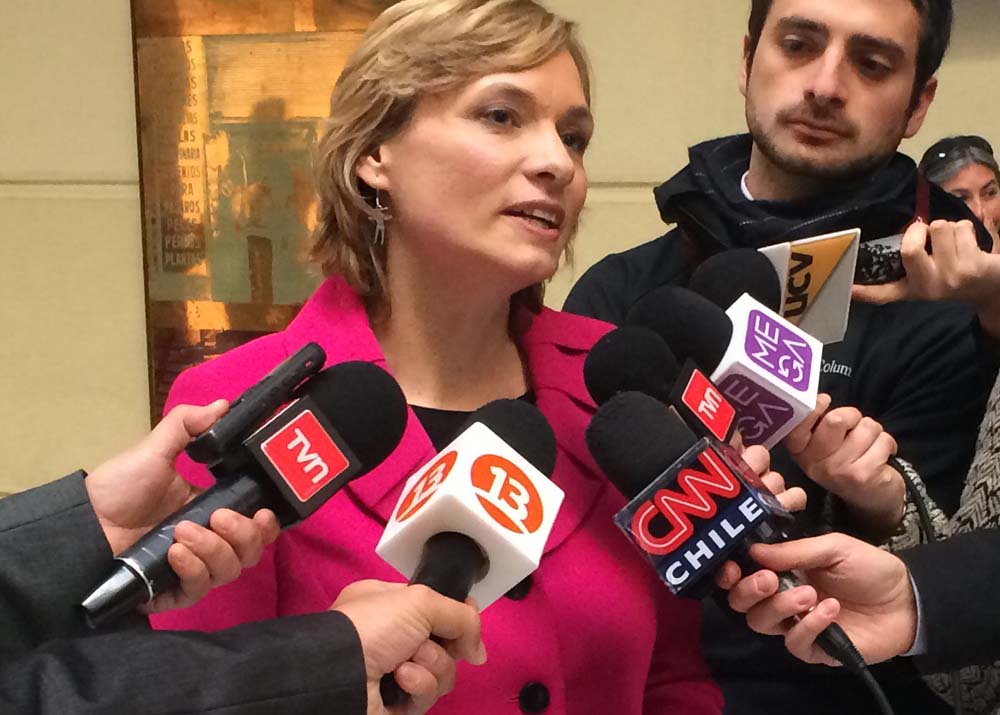 Senadora Goic solicita a autoridades ampliar extracción del recurso centolla