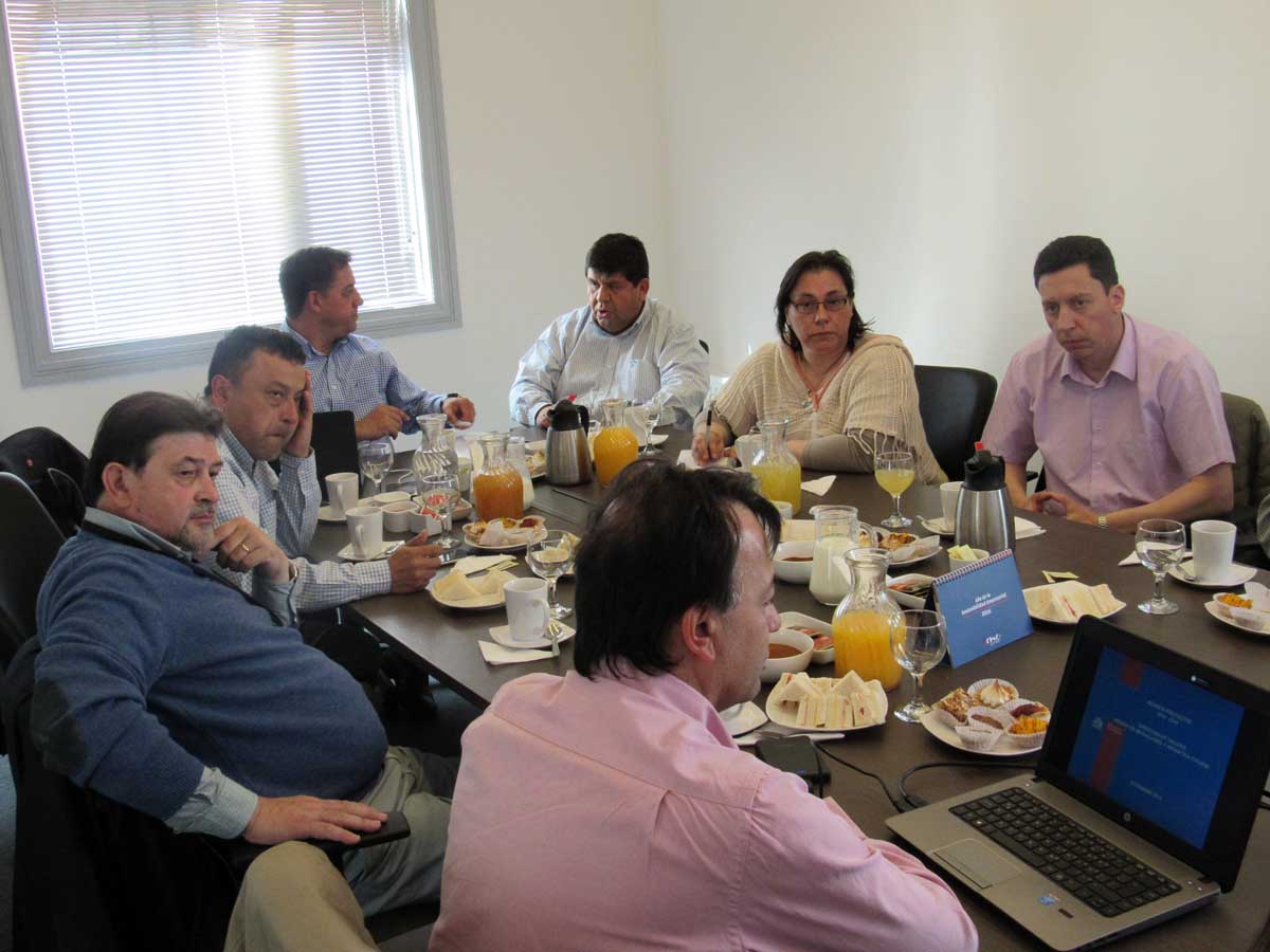 Director de Vialidad y líderes CChC Punta Arenas proyectan infraestructura regional para 2016