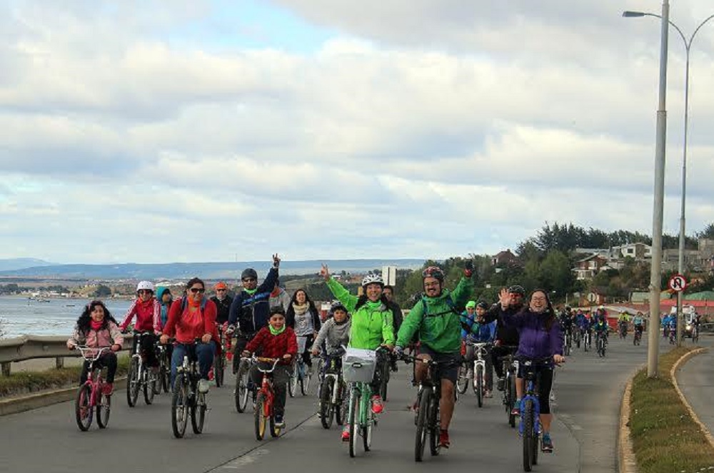 Más de cien ciclistas festejaron el Día del Amor en la Costanera de Punta Arenas