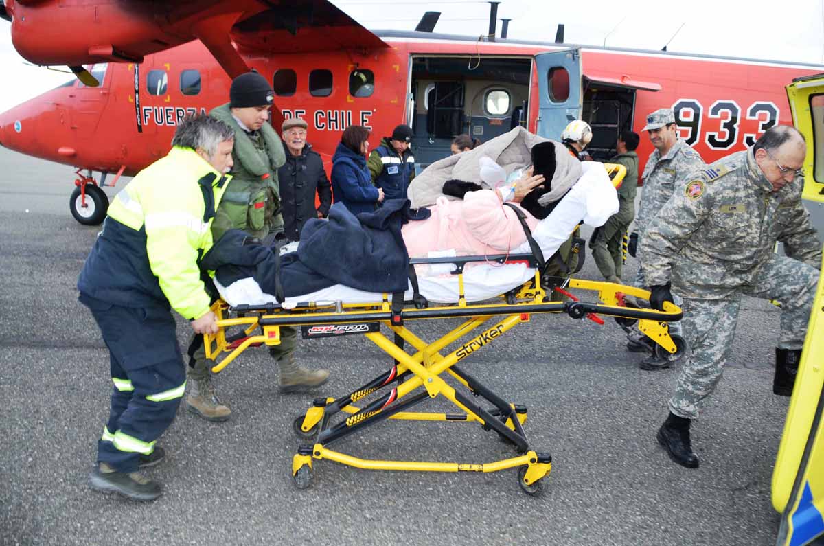 IVª Brigada Aérea realiza evacuación aeromédica desde Porvenir a Punta Arenas