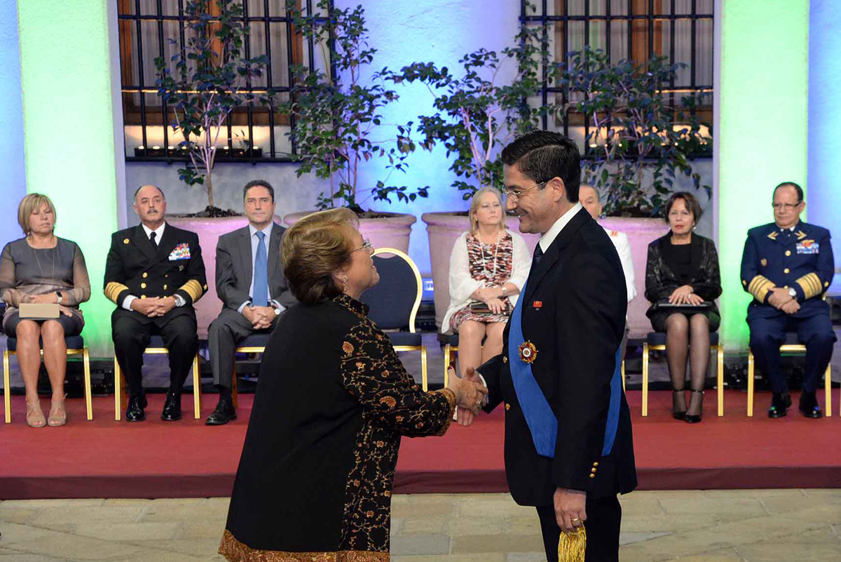 Jefe de la PDI de Magallanes y de la Antártica Chilena recibió condecoración “Presidente de la Republica en el grado de Gran Oficial”