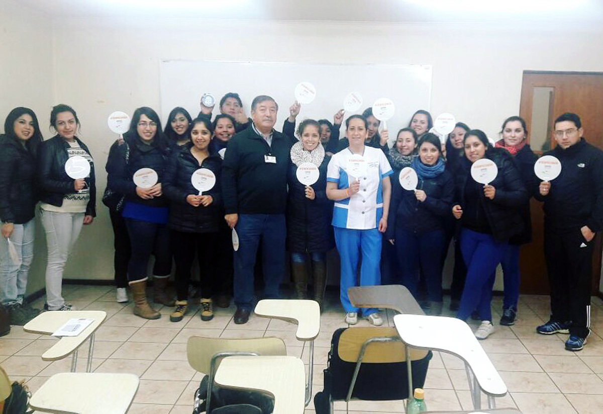 Alumnos de la Universidad de Magallanes de Puerto Natales inician preparacion para ser monitores en VIH e ITS