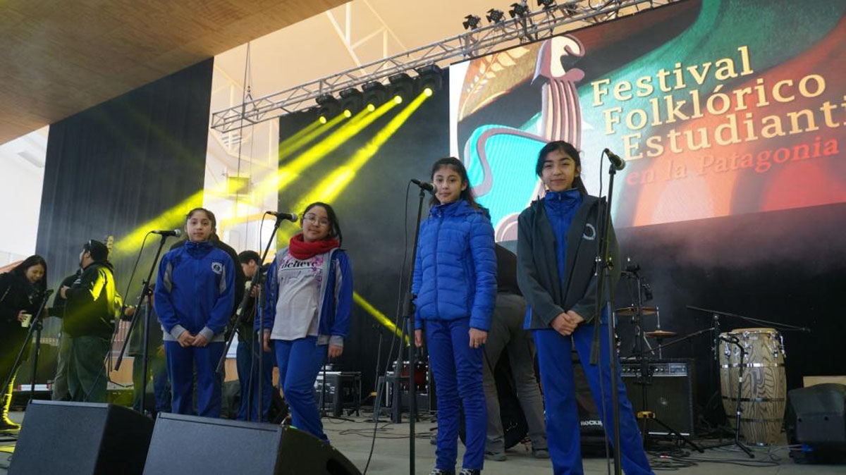 Artistas estudiantiles se presentarán en XXXVI Festival Folklórico en la Patagonia