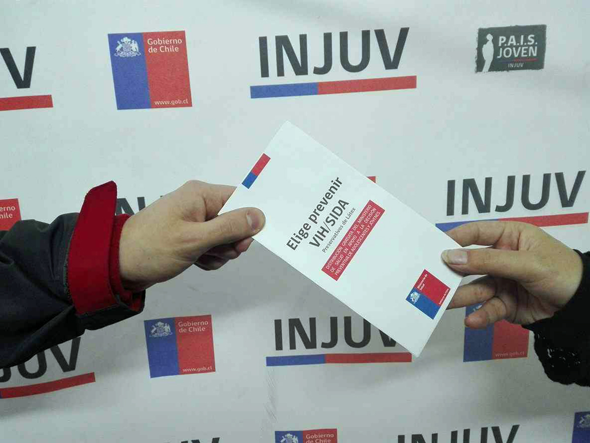 INJUV Magallanes recibió nuevo stock de preservativos para entregar de forma gratuita a jóvenes