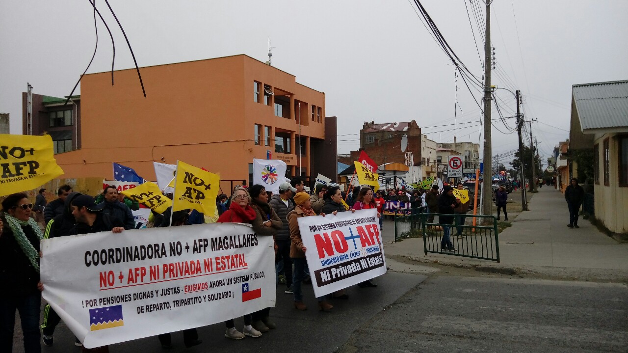 Unas mil personas en Punta Arenas se sumaron a paro naccional contra el sistema de AFP