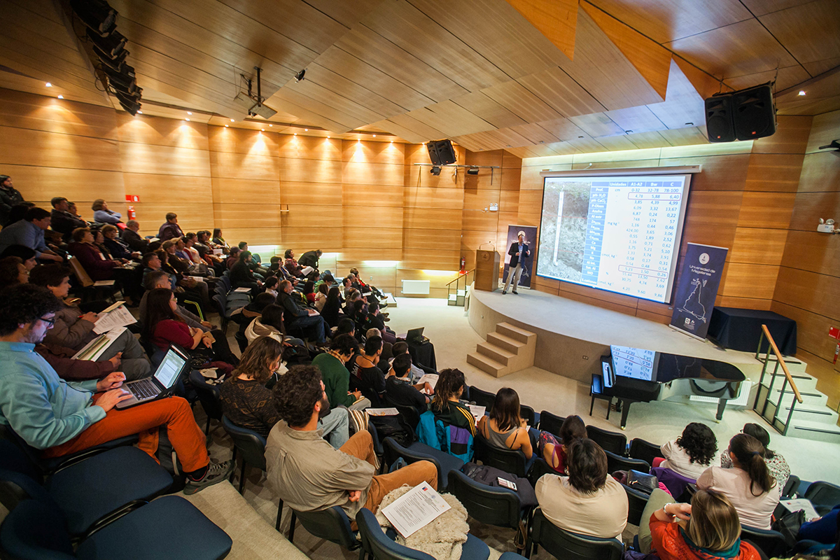 Investigadores y productores de todo Chile compartieron experiencias en el desarrollo de la Agroecología