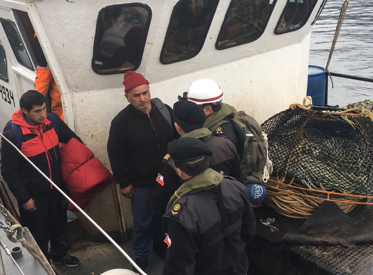 Rescate de 4 pescadores ilesos en aguas del Canal Beagle