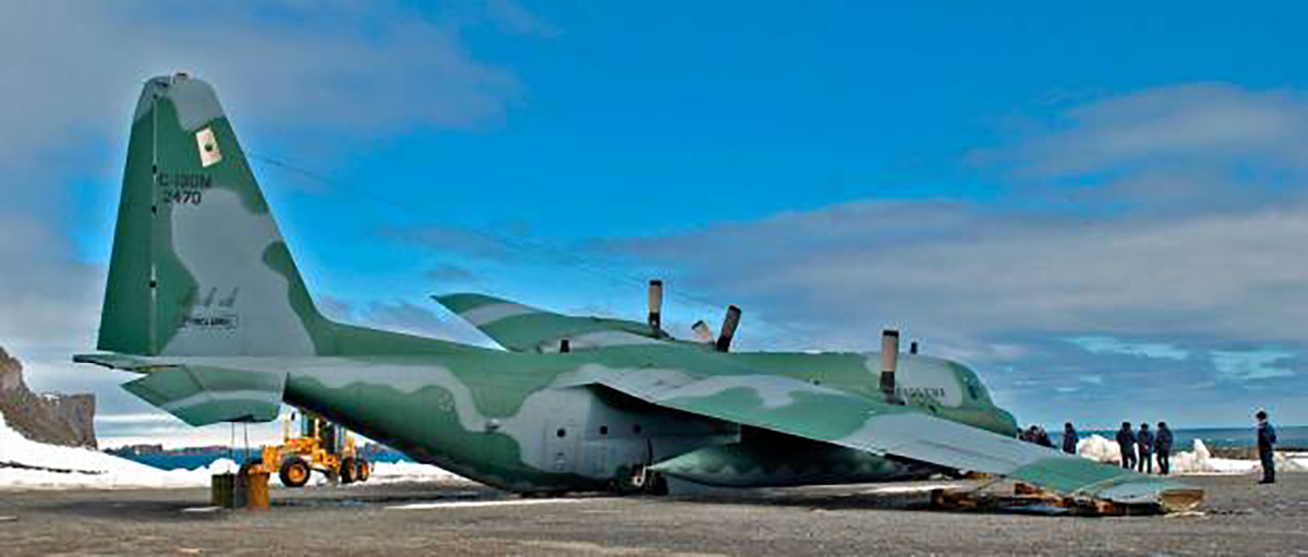 Buque mercante chino se encargará del retiro de avión brasileño accidentado en la Antártica en 2014