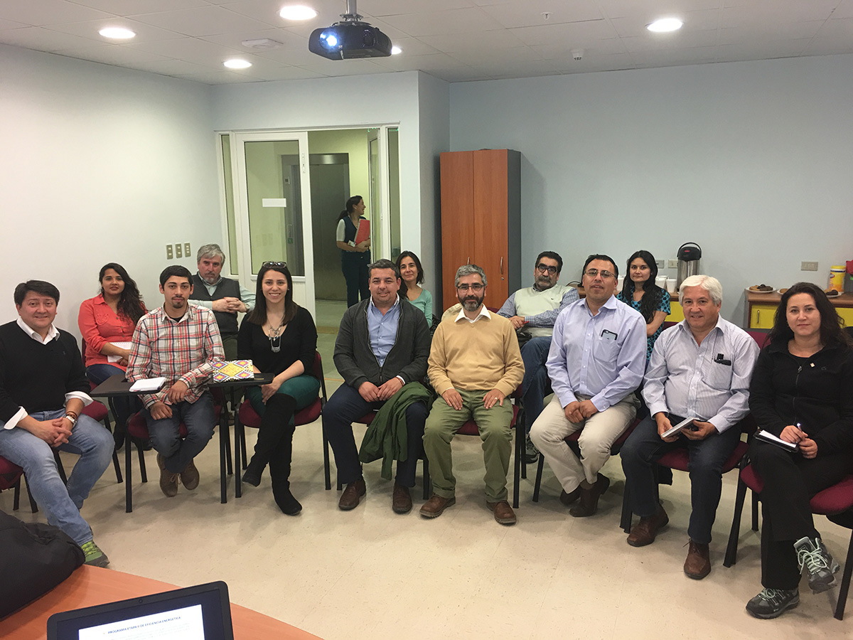 Hospital Comunitario de Puerto Williams conforma mesa de técnica de eficiencia energética en salud
