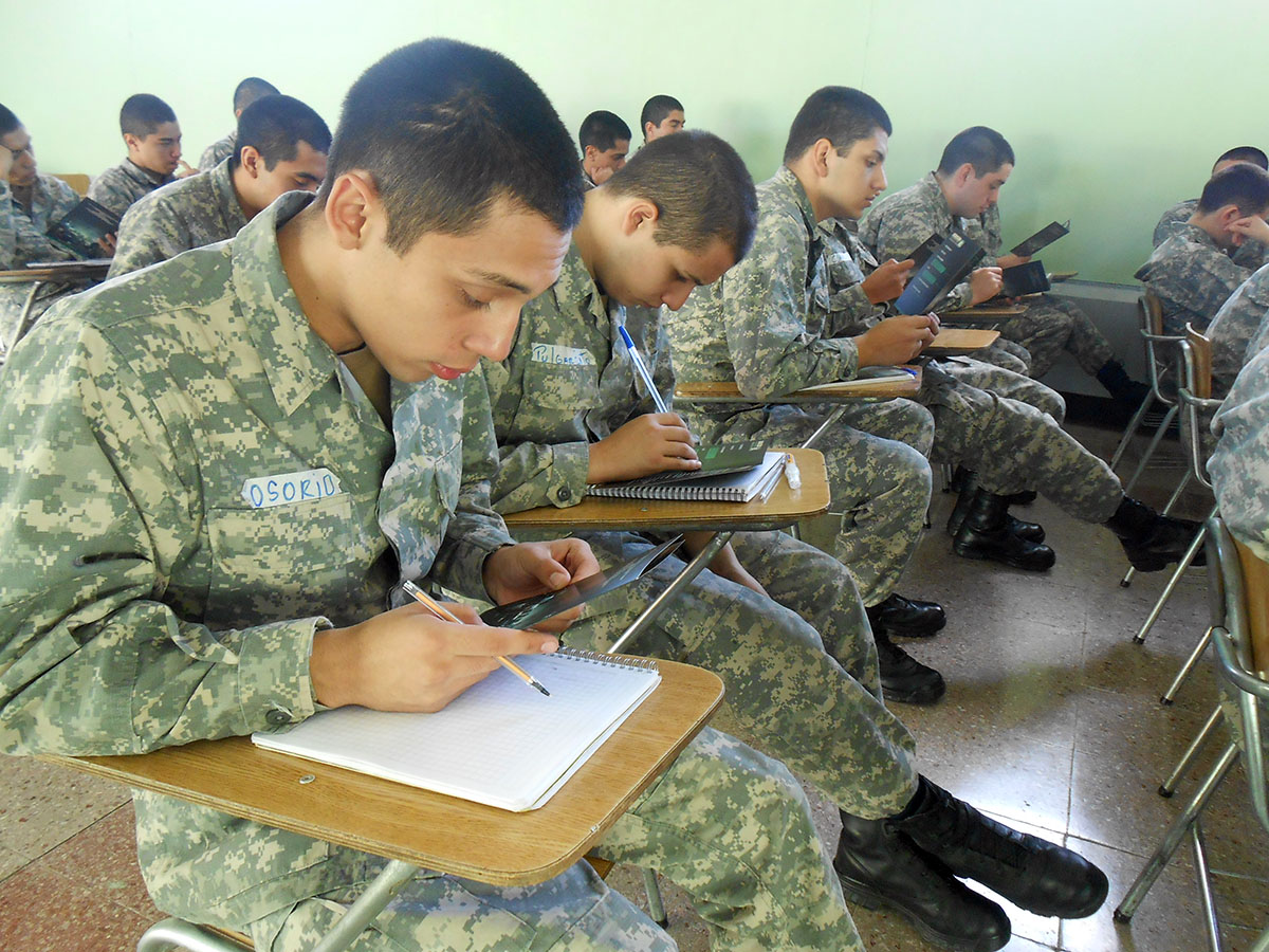 Soldados conscriptos de la IV Brigada Aérea postulan a la escuela de formación de Carabineros de Chile