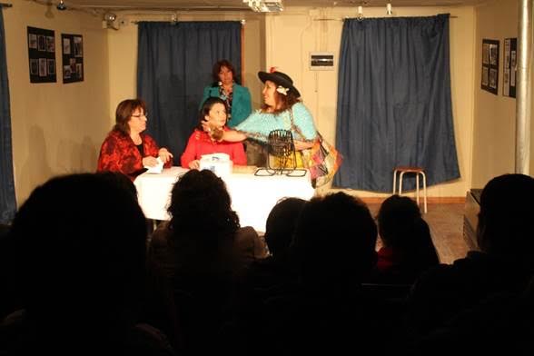 La nostalgia marcó el estreno de obra de teatro que recupera la historia del barrio Almirantazgo en Punta Arenas