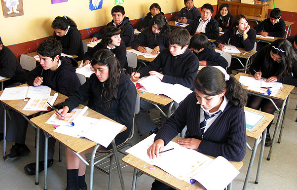 Publican resultados de encuesta de satisfacción y bienestar escolar en Chile