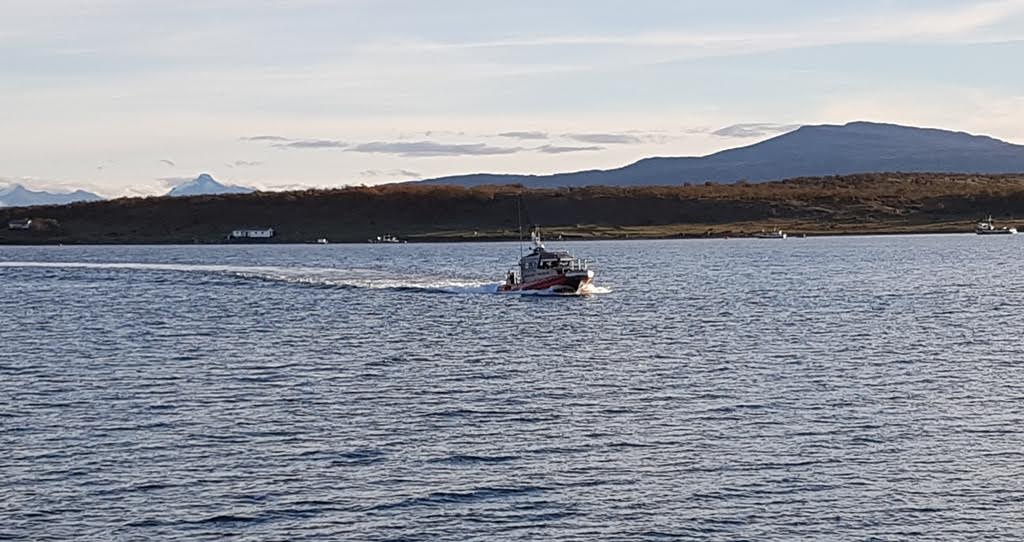 Buque de la Armada rescató a tripulante pesquero en el Canal Smyth
