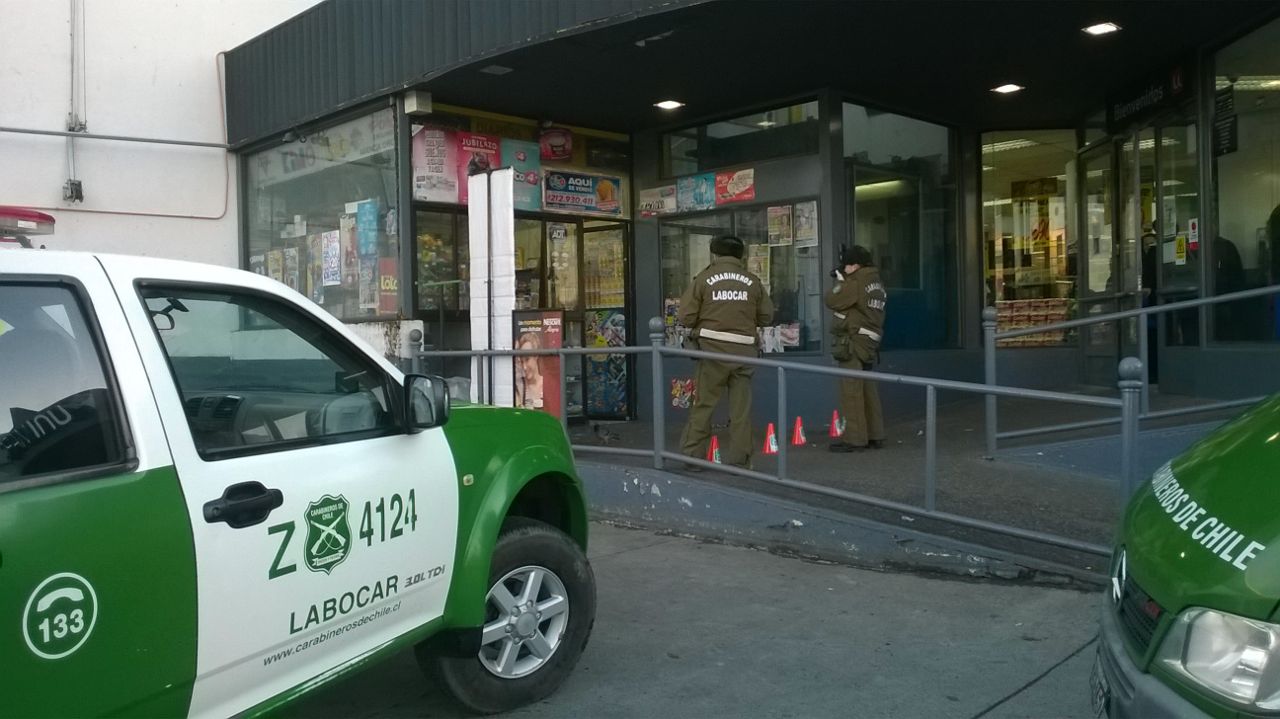 Dos detenidos por robo en kiosco de Unimarc de calle Bories de Punta Arenas