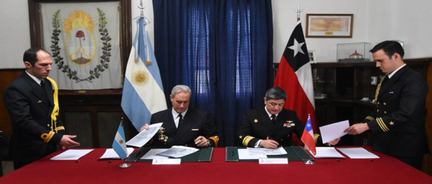 Actividades conjuntas acuerdan en Ushuaia las Armadas de Argentina y Chile