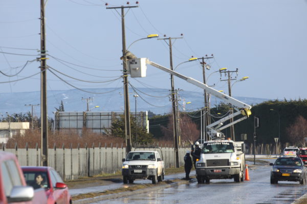 Por choque hubo suspensión por casi 4 horas de suministro eléctrico en un sector de Punta Arenas