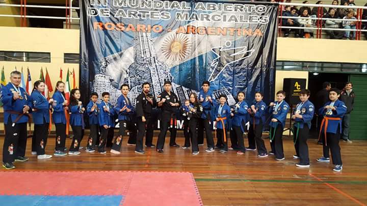 Academia de Kempo Karate de Punta Arenas brilló tercer munidial de artes marciales realizado en Rosario Argentina