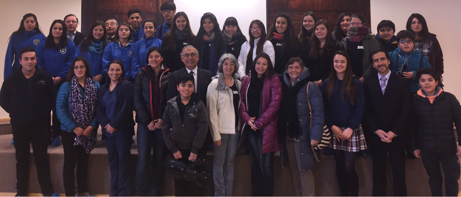 Centros de alumnos y docentes de liceos visitaron el nuevo Hospital de Natales