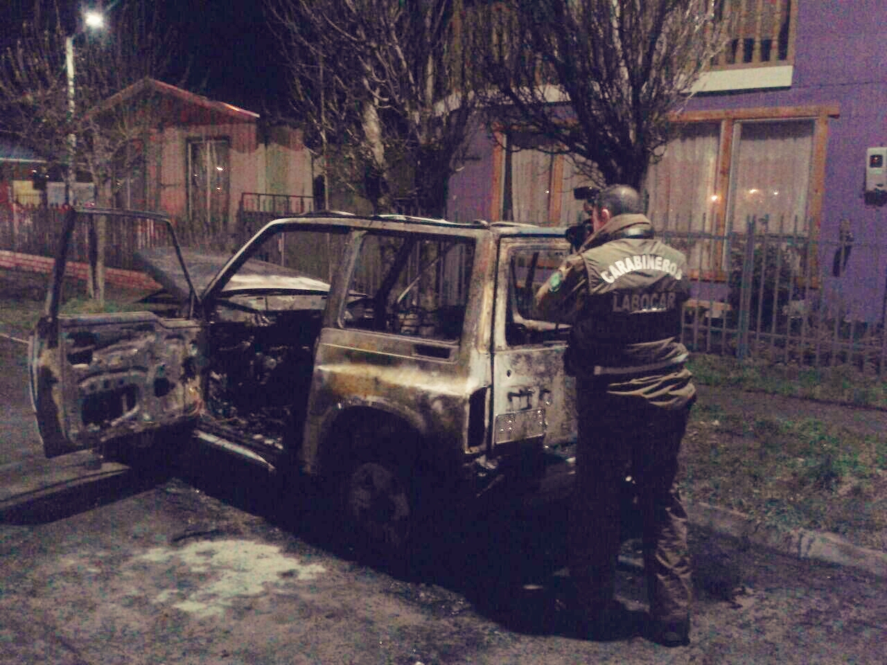 Se investiga incendio de vehículo en Punta Arenas