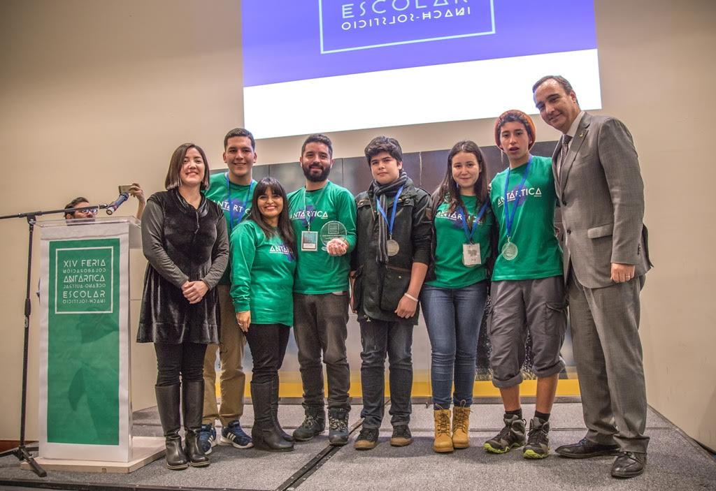 Jóvenes de Bio-Bío, Coquimbo, Los Lagos y Santiago se adjudicaron la Feria Antártica Escolar 2017