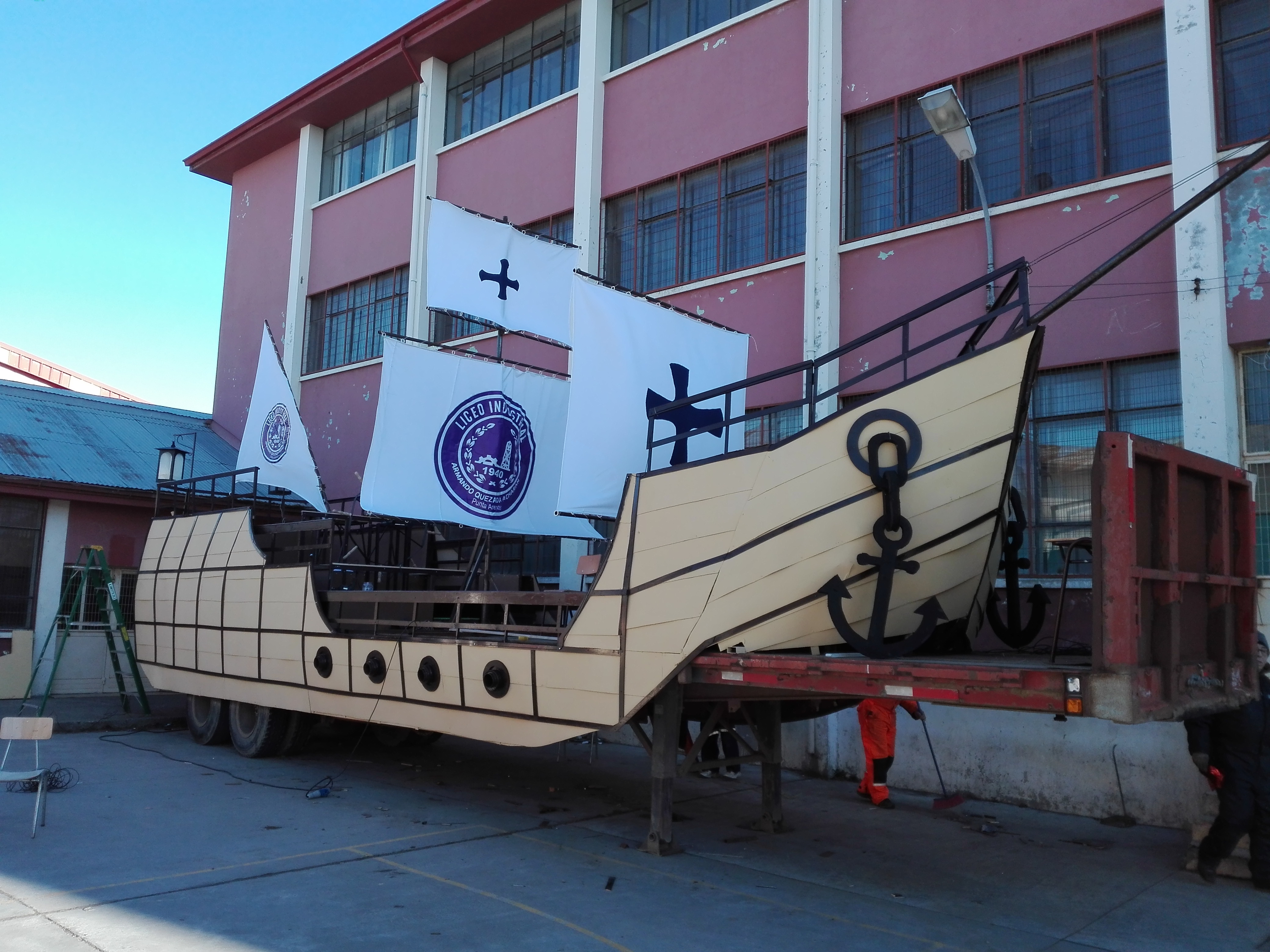 El Liceo Industrial de Punta Arenas participará con la Nao Victoria en el Carnaval de Invierno 2017