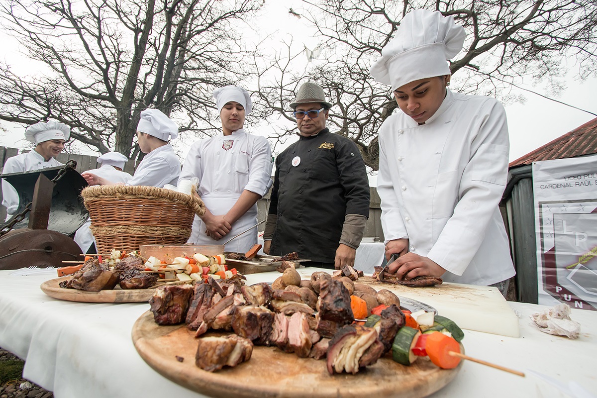 Destacados chefs de la región realizaron en Punta Arenas inédita Fiesta gastronómica del Fuego…Fuegonia…