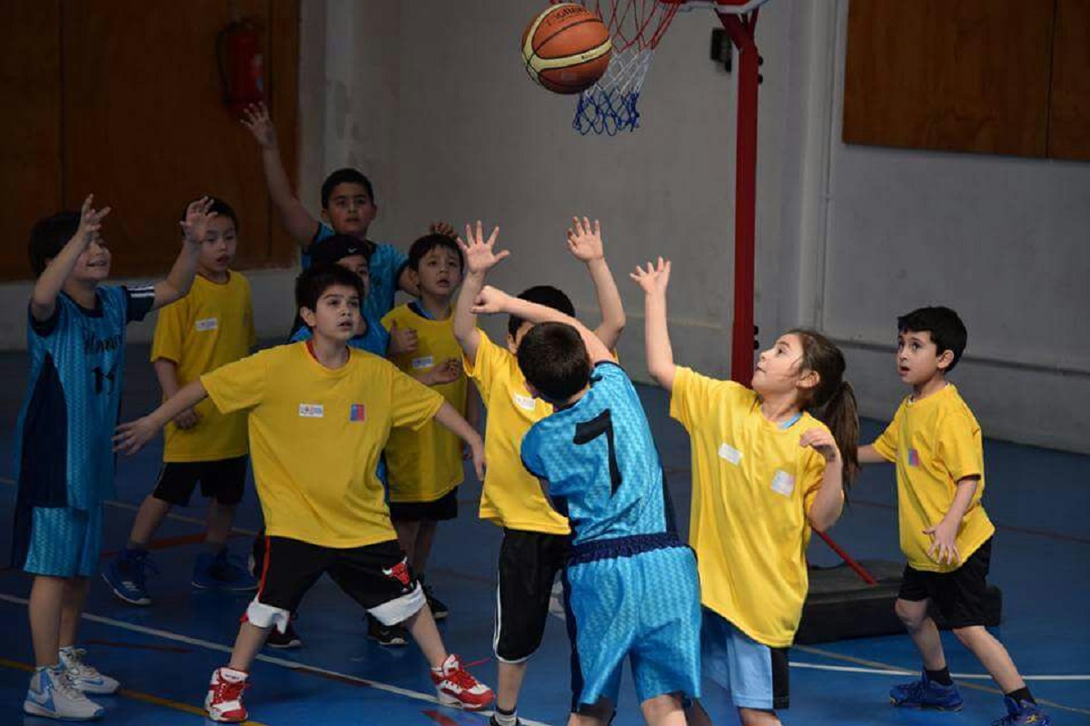 Más de 160 niños disfrutaron del básquetbol en Puerto Natales