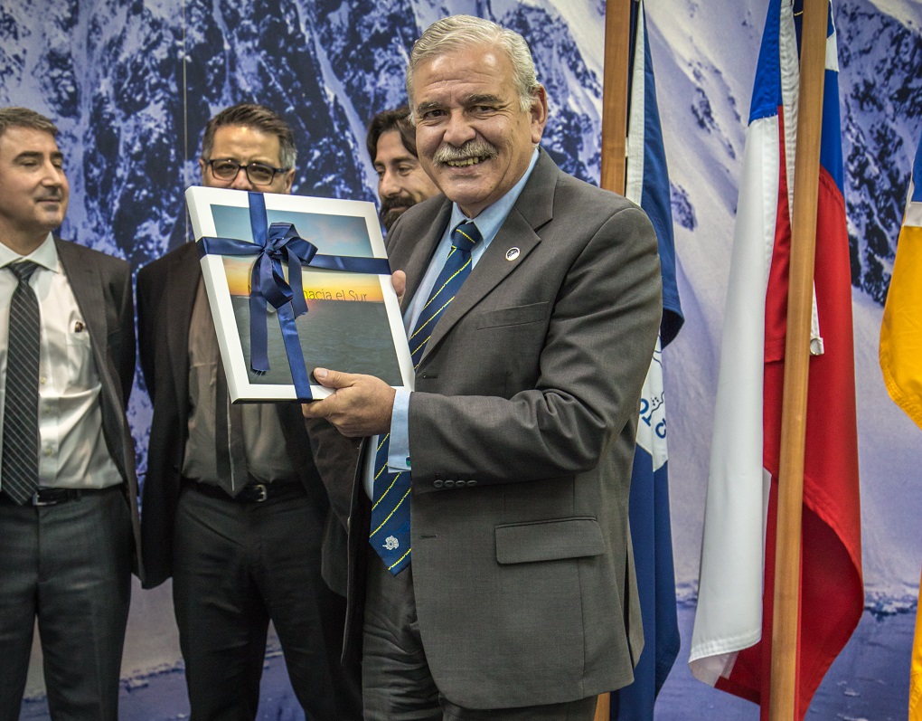 Tras 14 años de gestión, el Dr. José Retamales deja la dirección del Instituto Antártico Chileno