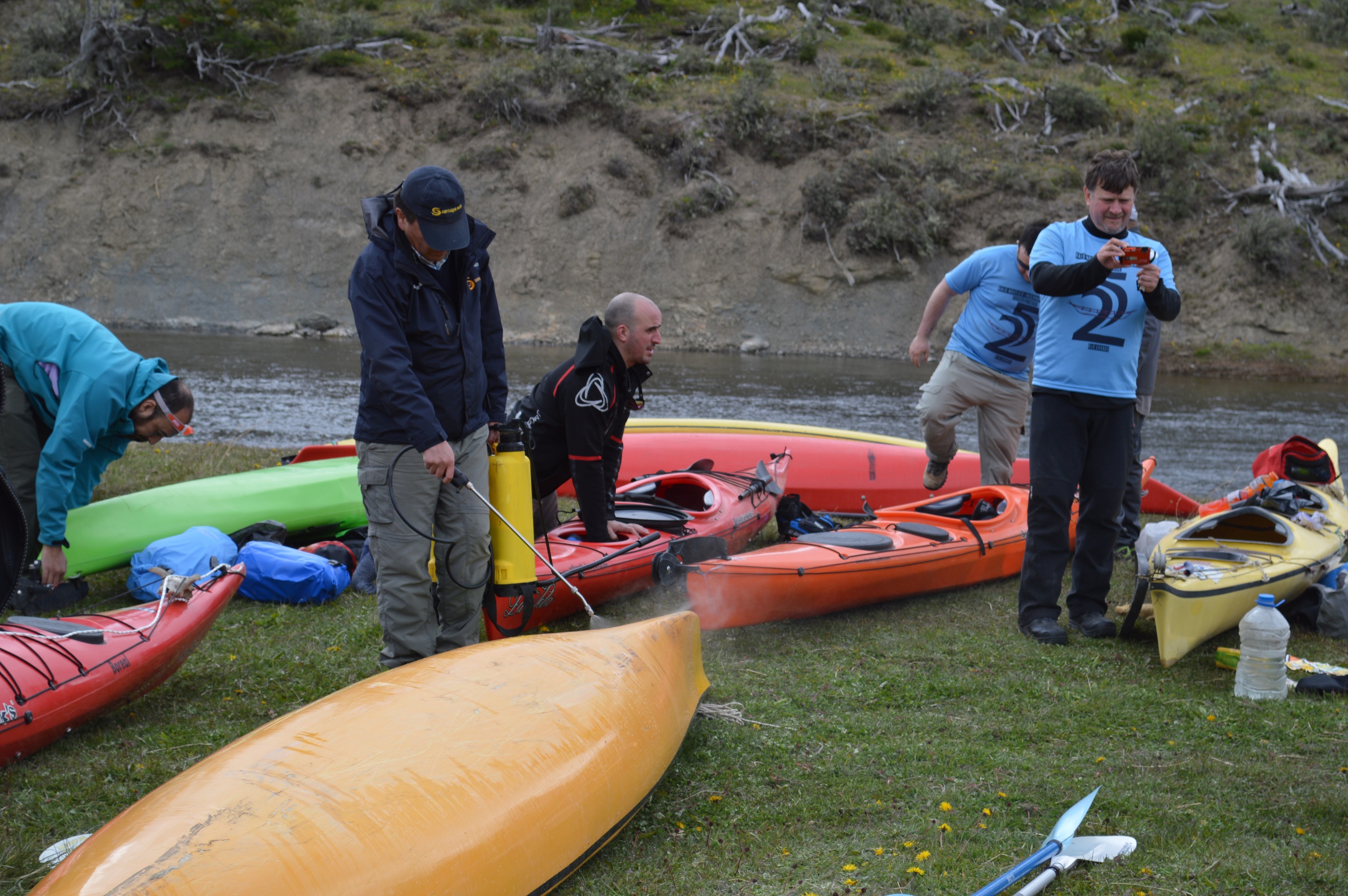 Advierten sobre la necesidad de combatir el didymo en el parque Torres del Paine