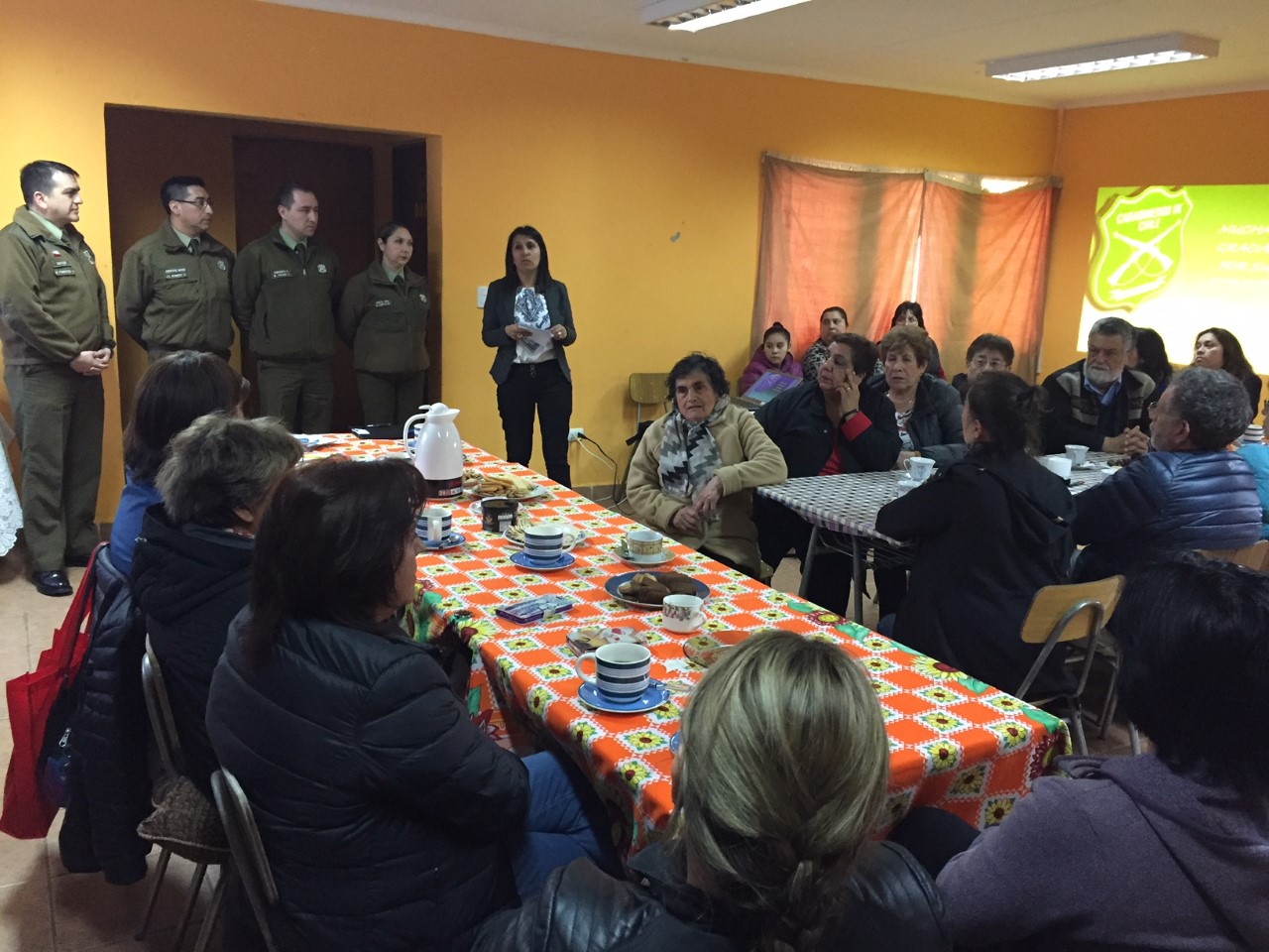 Gobernadora Paola Fernández inicia capacitación para uso de alarmas comunitarias en Punta Arenas