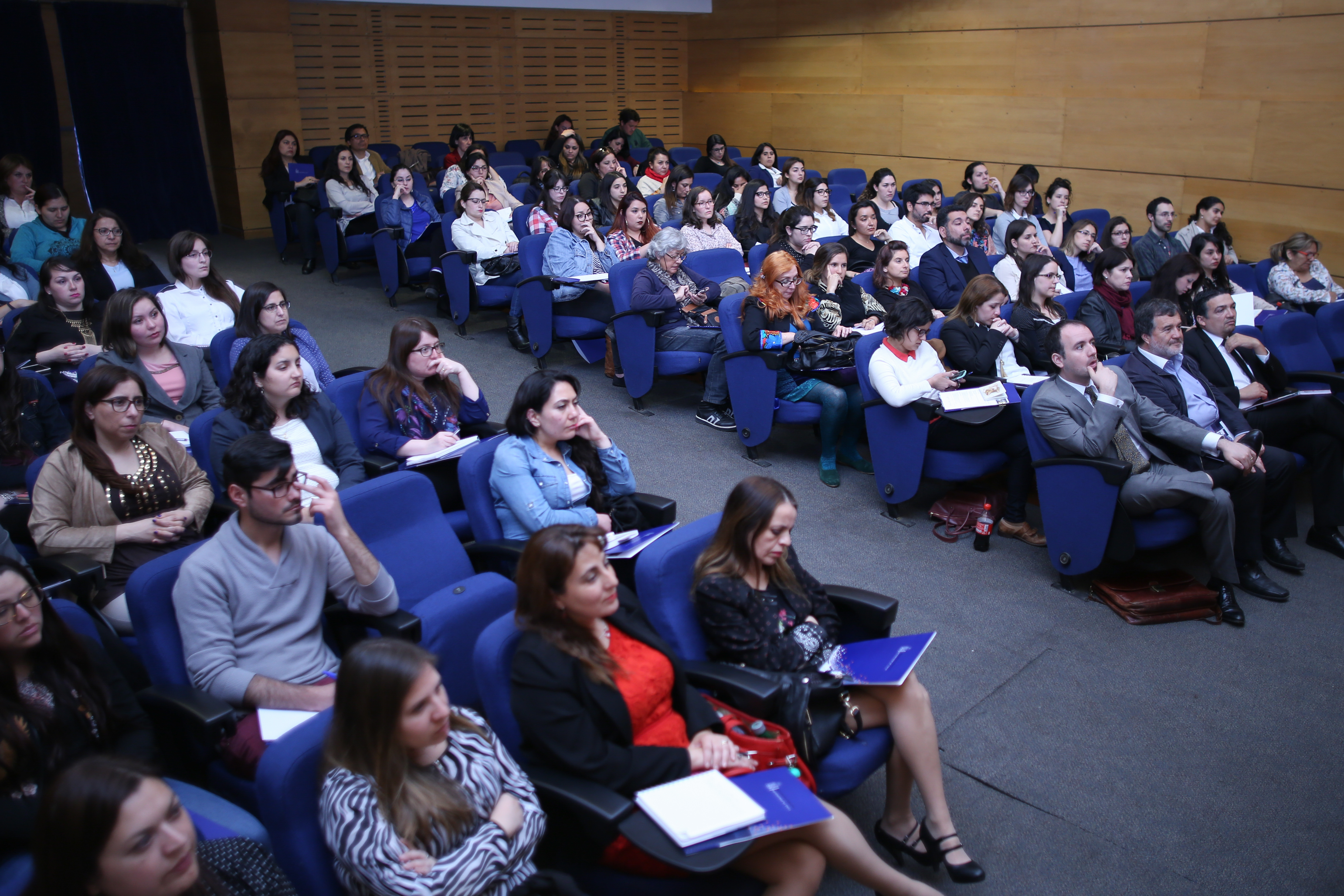 Presidenta de la Corte de Apelaciones de Punta Arenas expone en seminario sobre niñas, niños y adolescentes en la Universidad de Chile