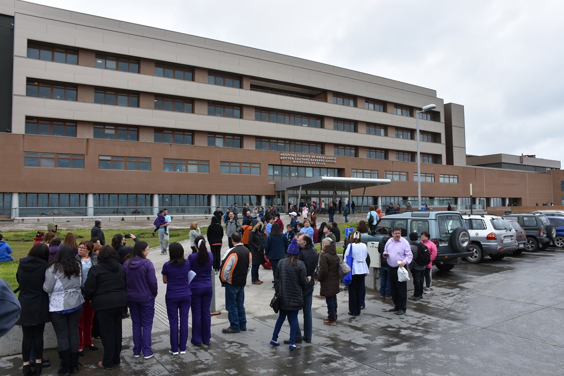 Dos minutos demoró la evacuación del edificio B del Hospital Clínico Magallanes (HCM) en simulacro de emergencia