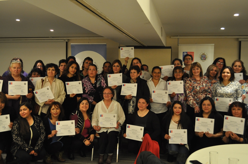 SernamEG certifica en Magallanes a participantes del programa Mujeres Jefas de Hogar