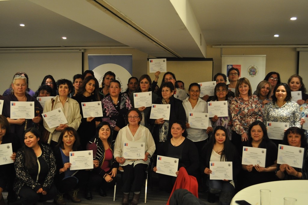 SernamEG certifica a participantes del programa Mujeres Jefas de Hogar en Punta Arenas