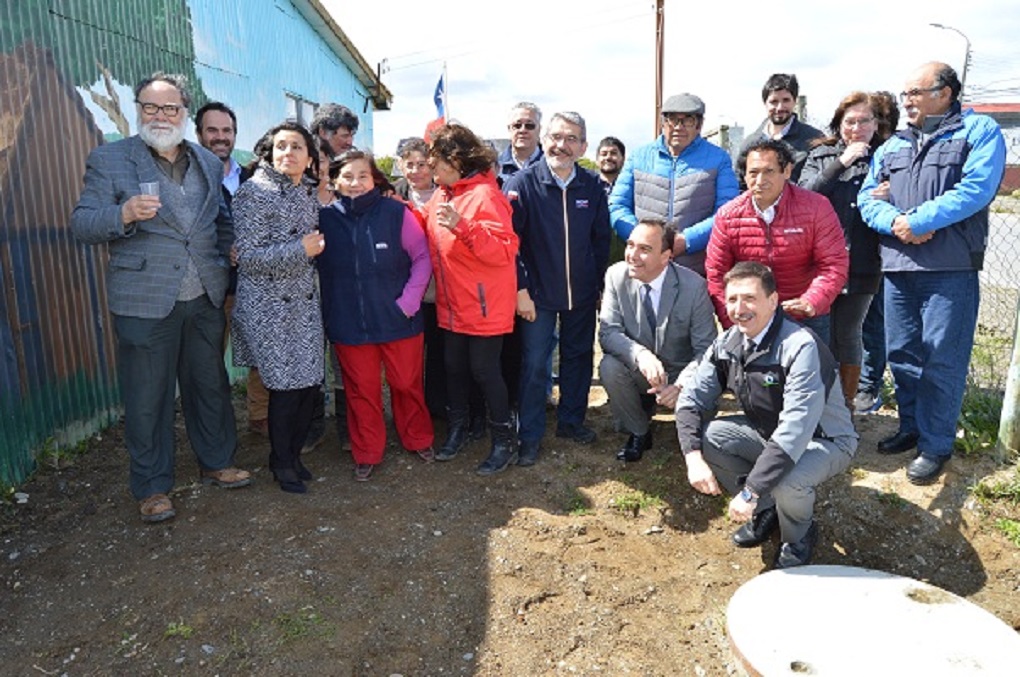 Aguas Magallanes dota de sus servicios a punto de venta de asociación de agricultores de Punta Arenas