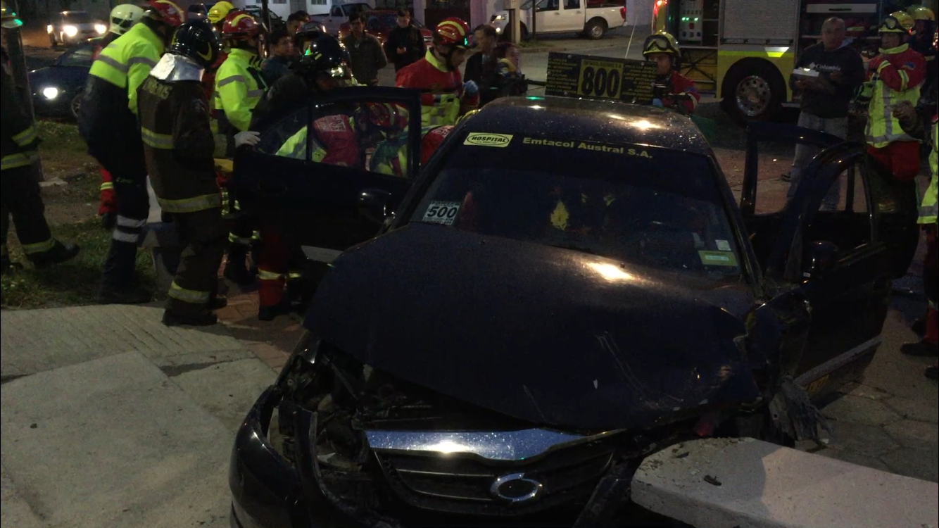 Choque de alta energía dejó cinco lesionados, SAMU y Bomberos trabajaron en el lugar