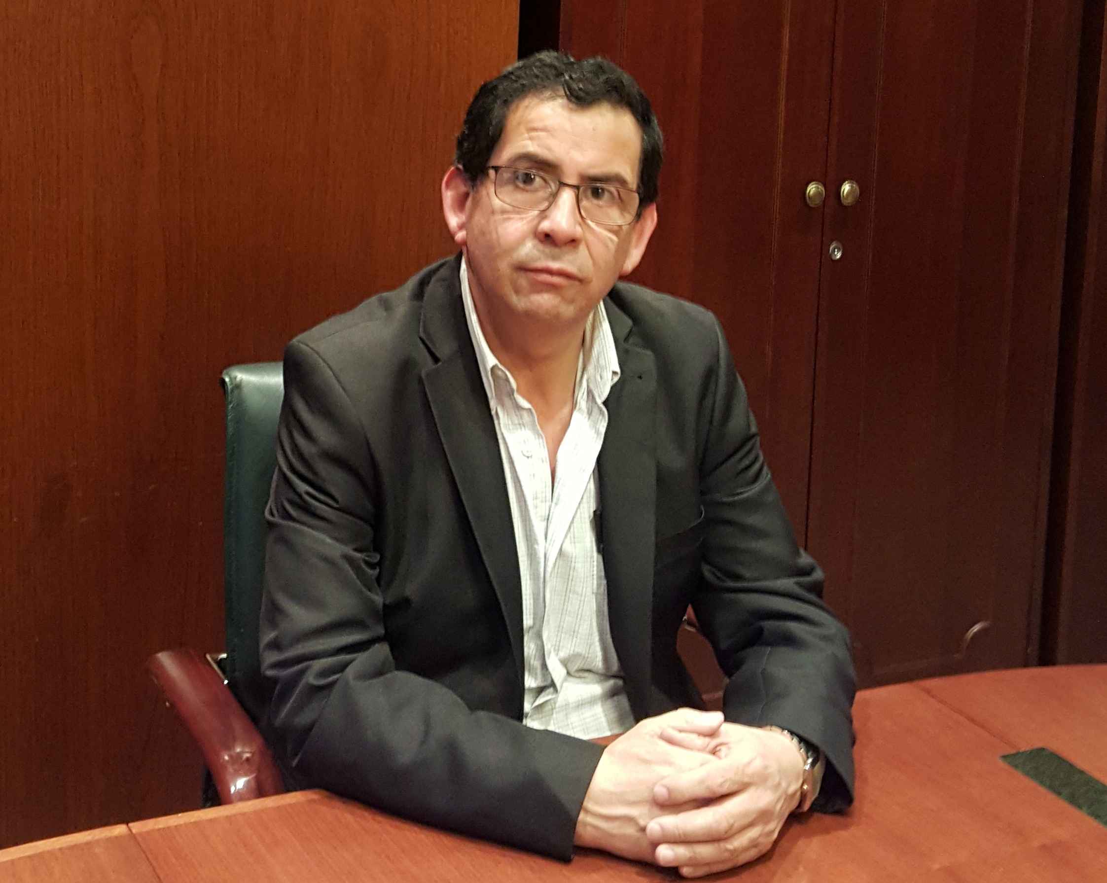 Presidente del Sindicato ENAP Magallanes critica eventual financiamiento estatal a planta de gas licuado en Puerto Williams