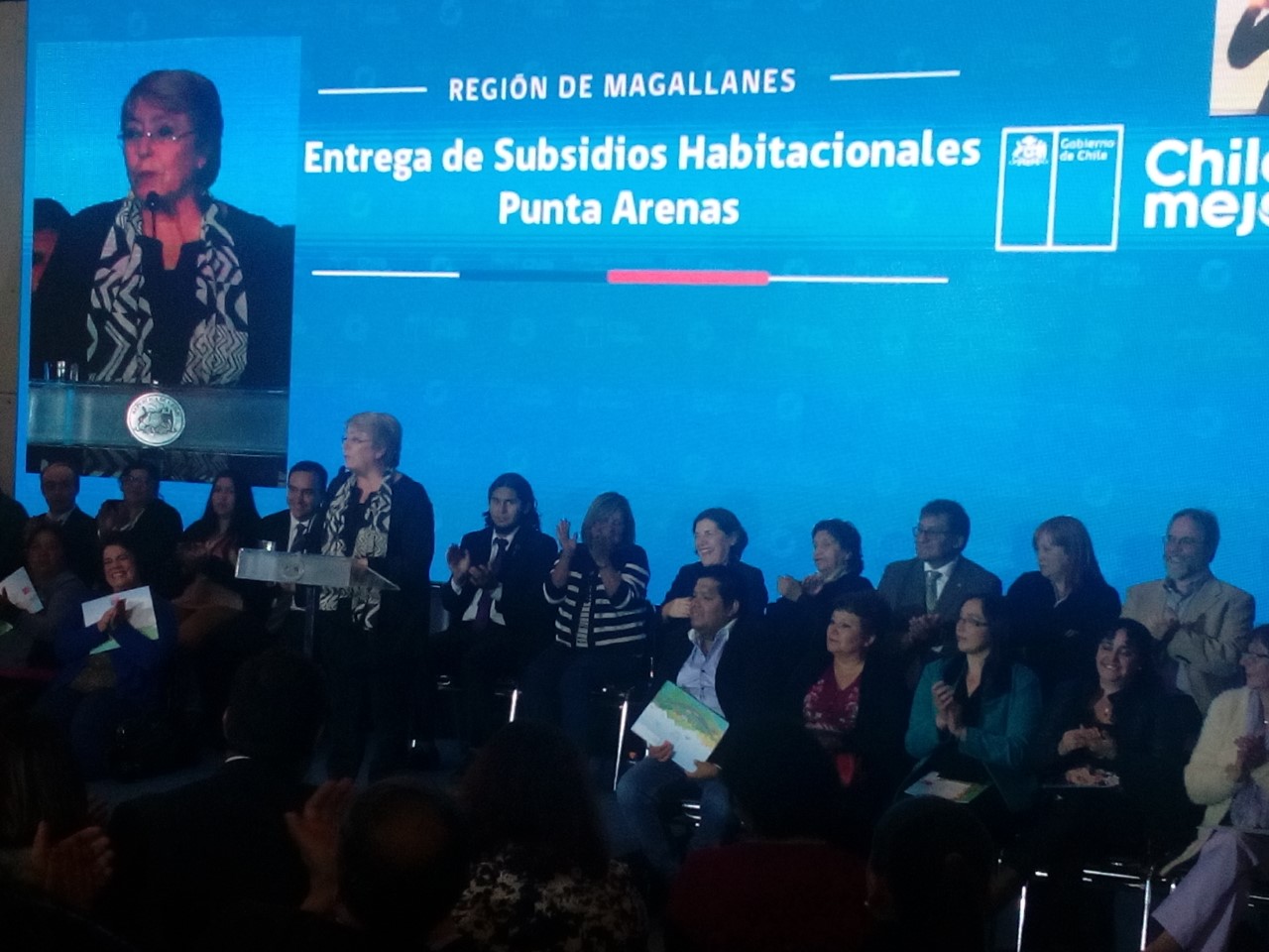 Más de 1.500 dirigentes sociales despidieron a Michelle Bachelet en Punta Arenas