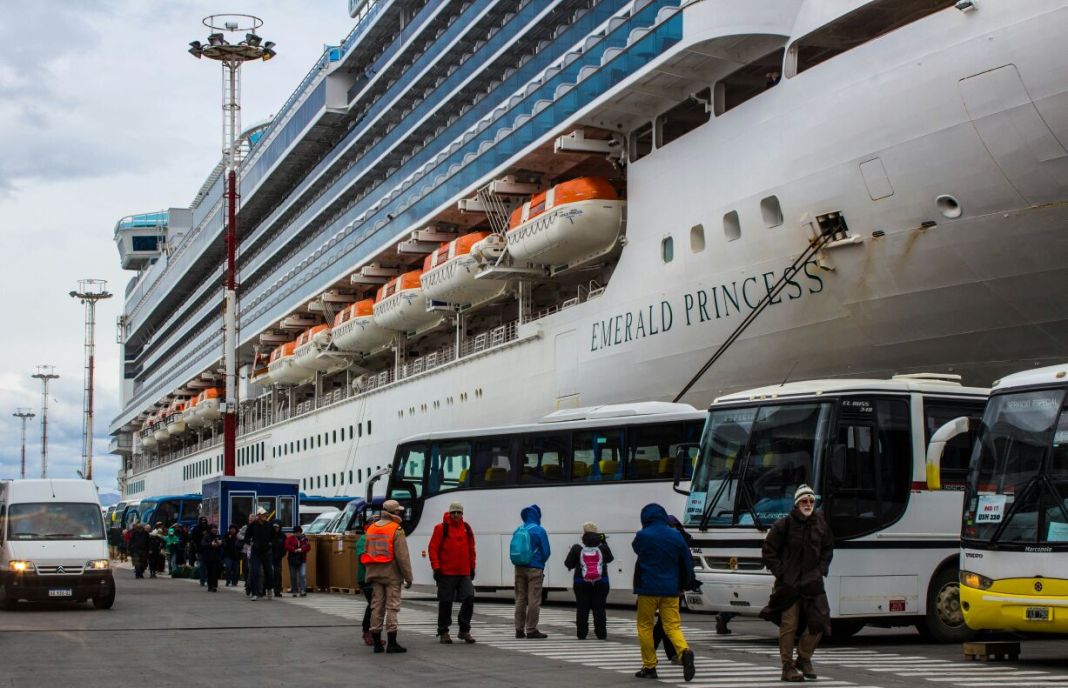 Aumenta el número de cruceros turísticos en la austral ciudad de Ushuaia