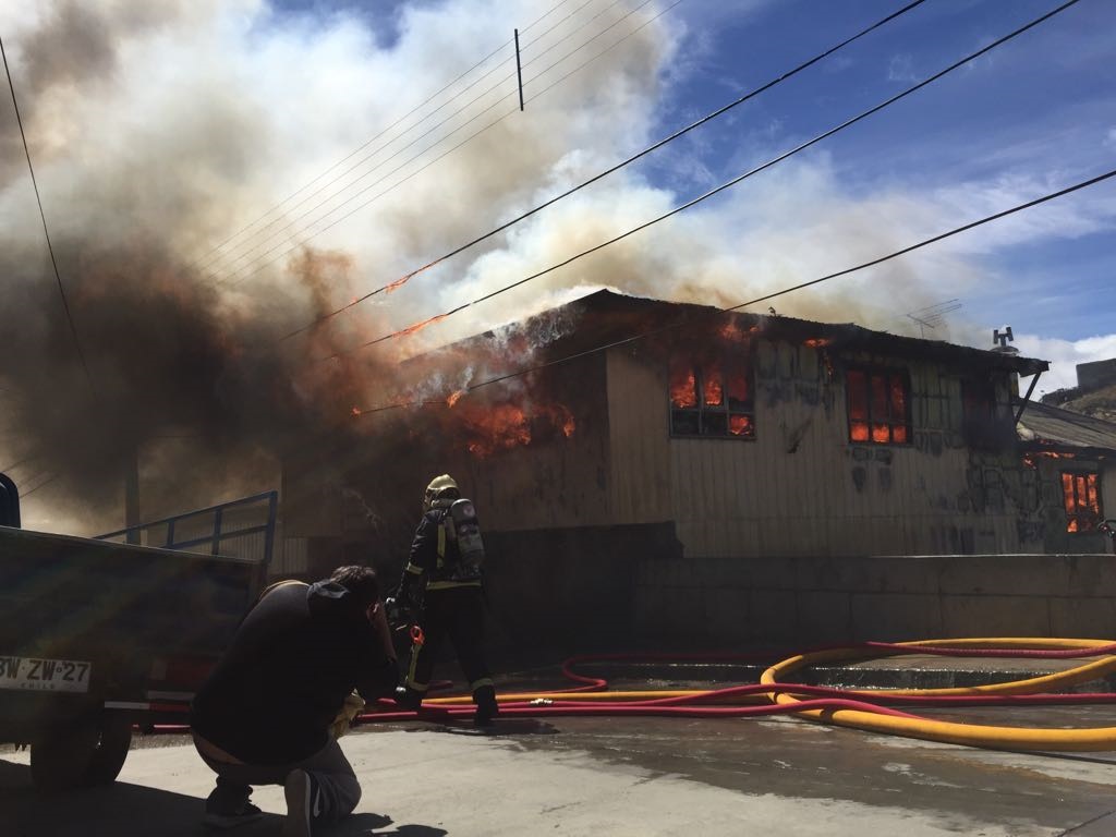 Corte de energía eléctrica en sector Río de la Mano debido a incendio