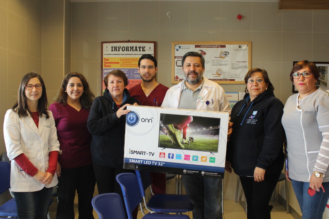 Banco de Sangre de Hospital Clínico Magallanes recibió importante donación por parte del Voluntariado Damas de Celeste