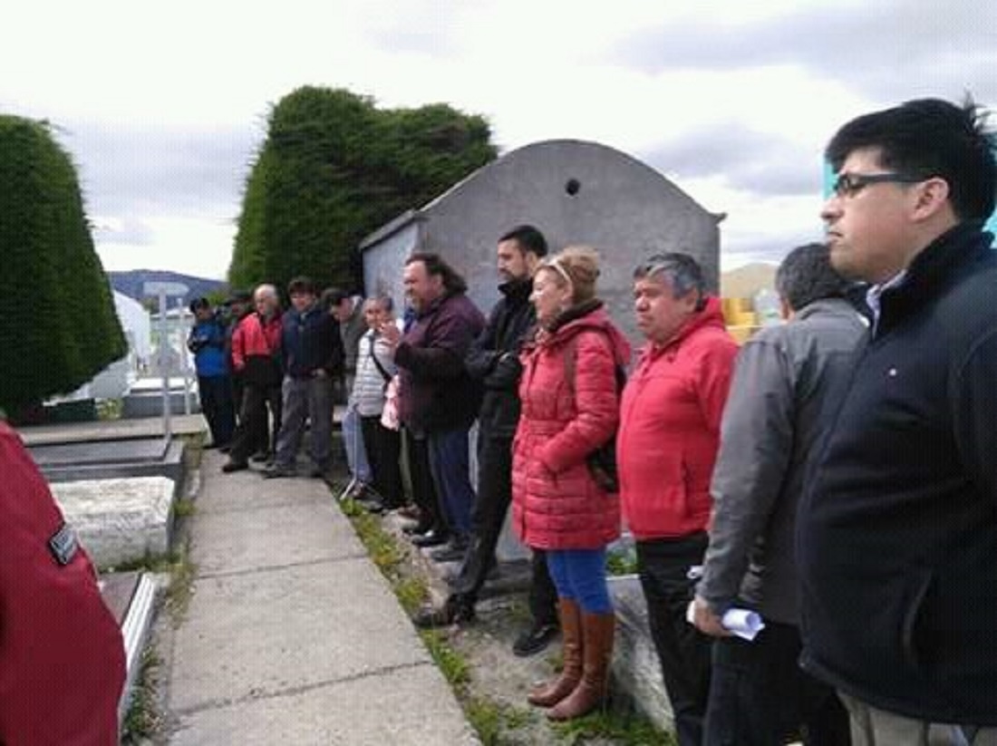 Dirigentes sociales y ciudadanos rindieron homenaje a los caidos del 23 de enero de 1919 en Natales