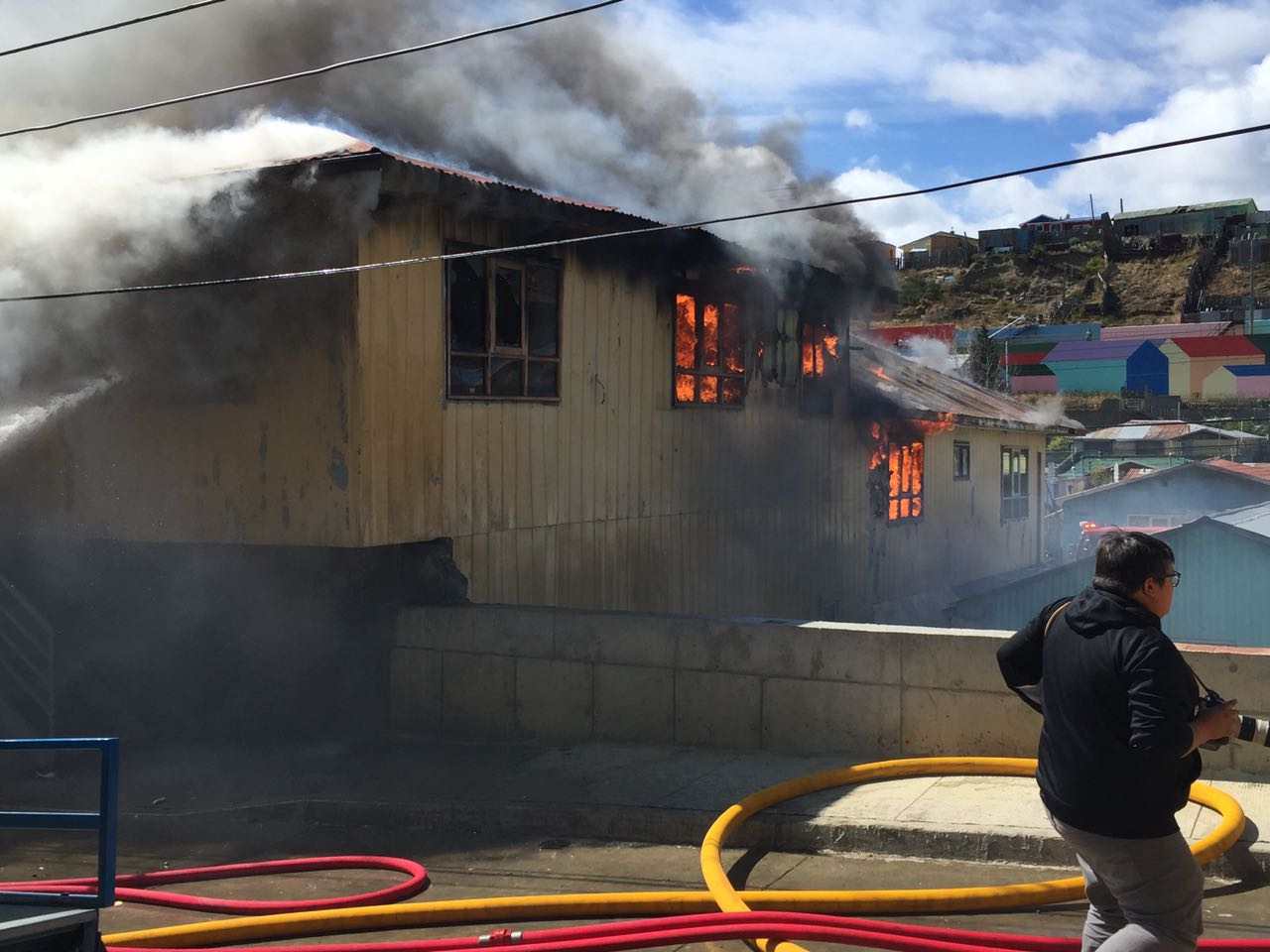 Incendio destruyó casa habitación en sector Río de la Mano de Punta Arenas